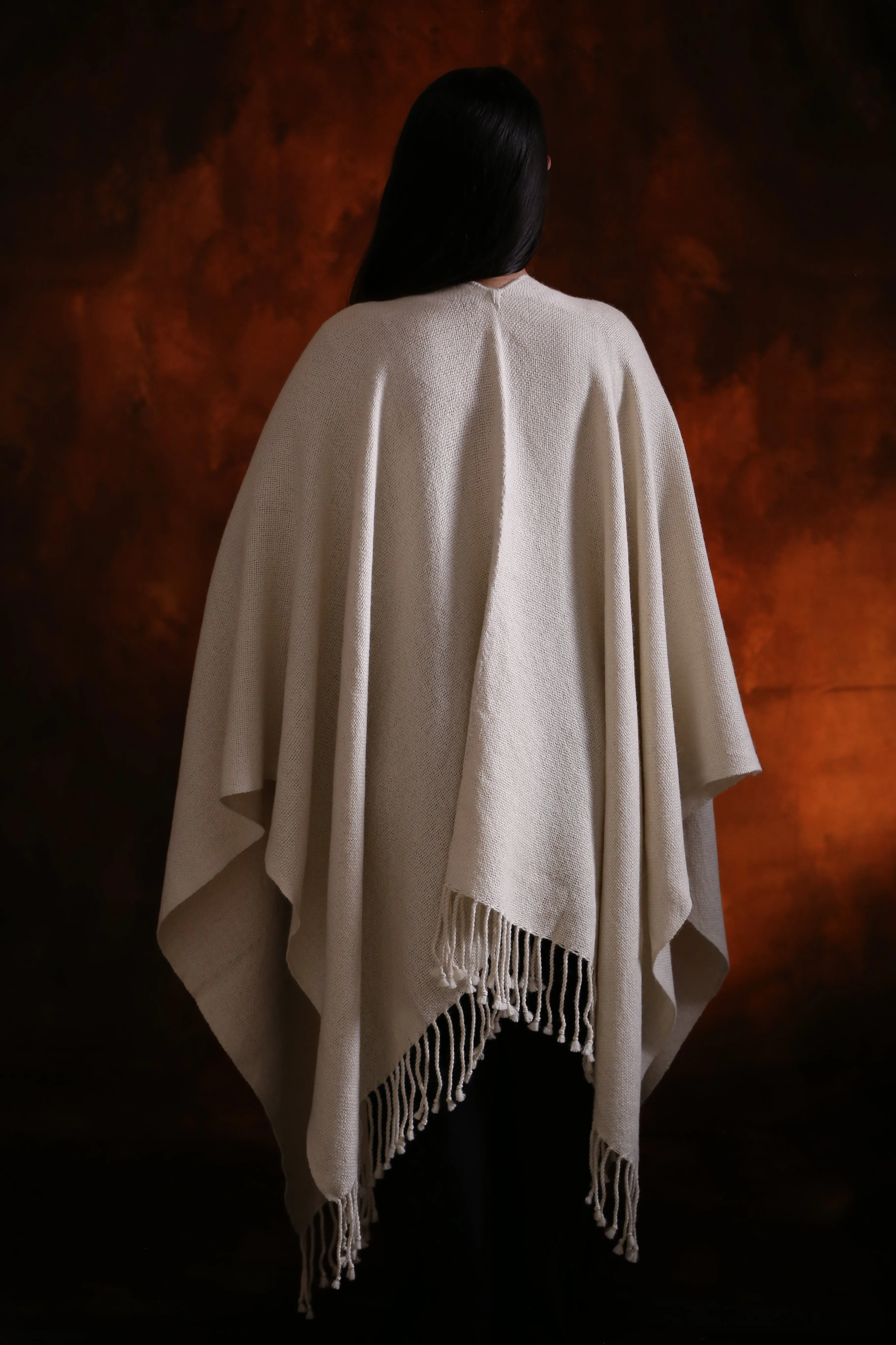 Alpaca Ruana (Body Cross-Over) - Natural White
