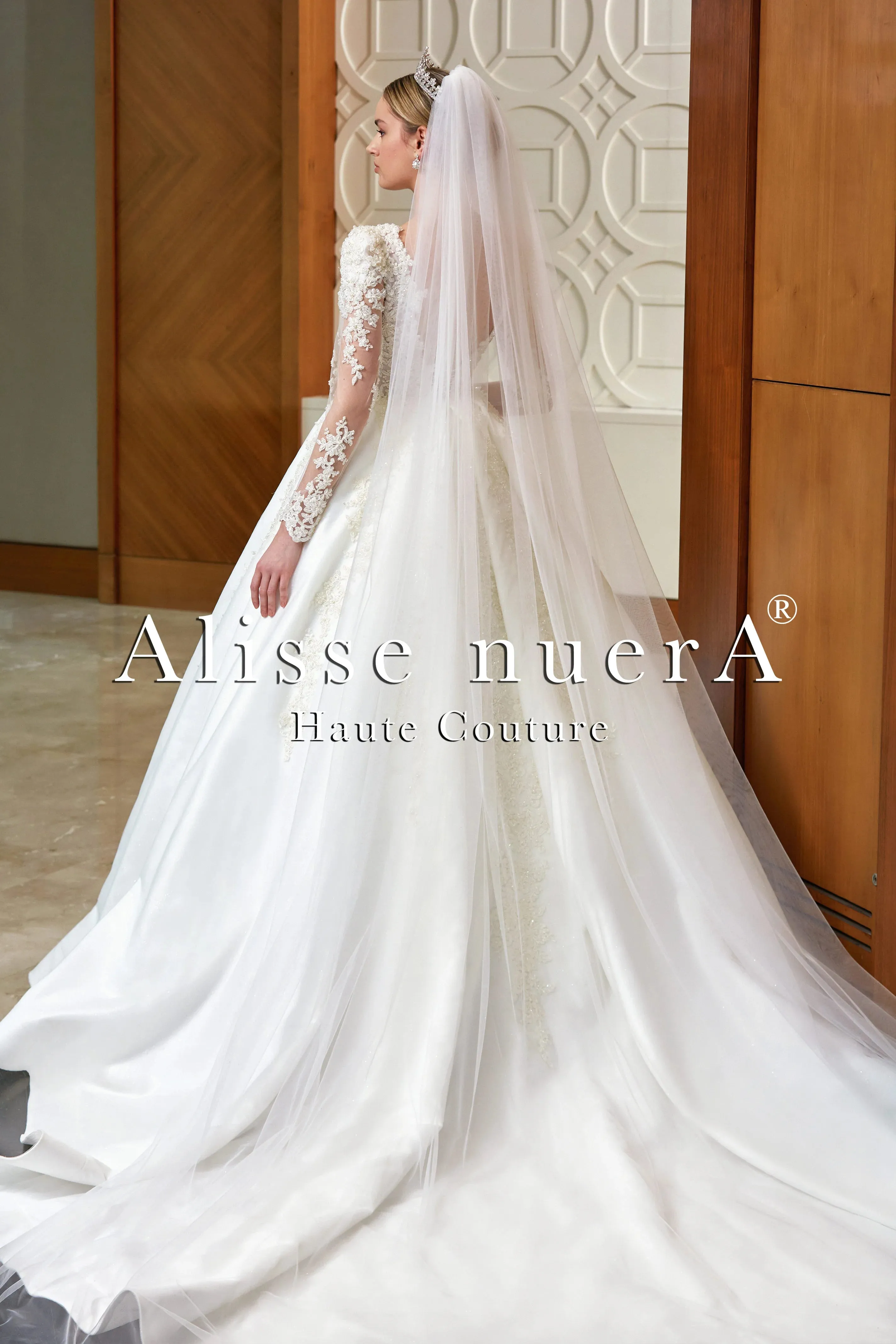 Long Sleeve Deep V Back Pleated Princess Wedding Dress with Shoulder Padding