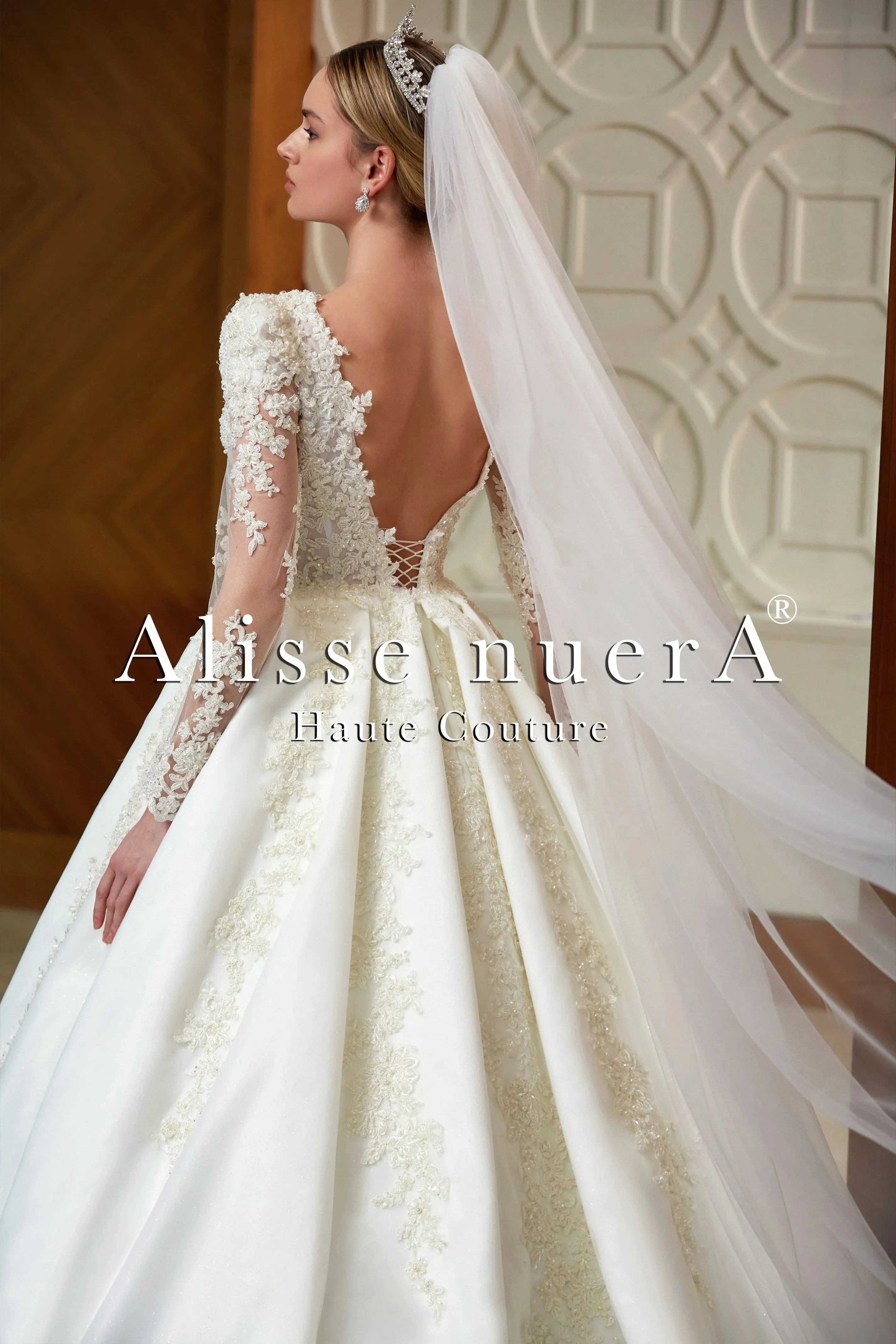 Long Sleeve Deep V Back Pleated Princess Wedding Dress with Shoulder Padding