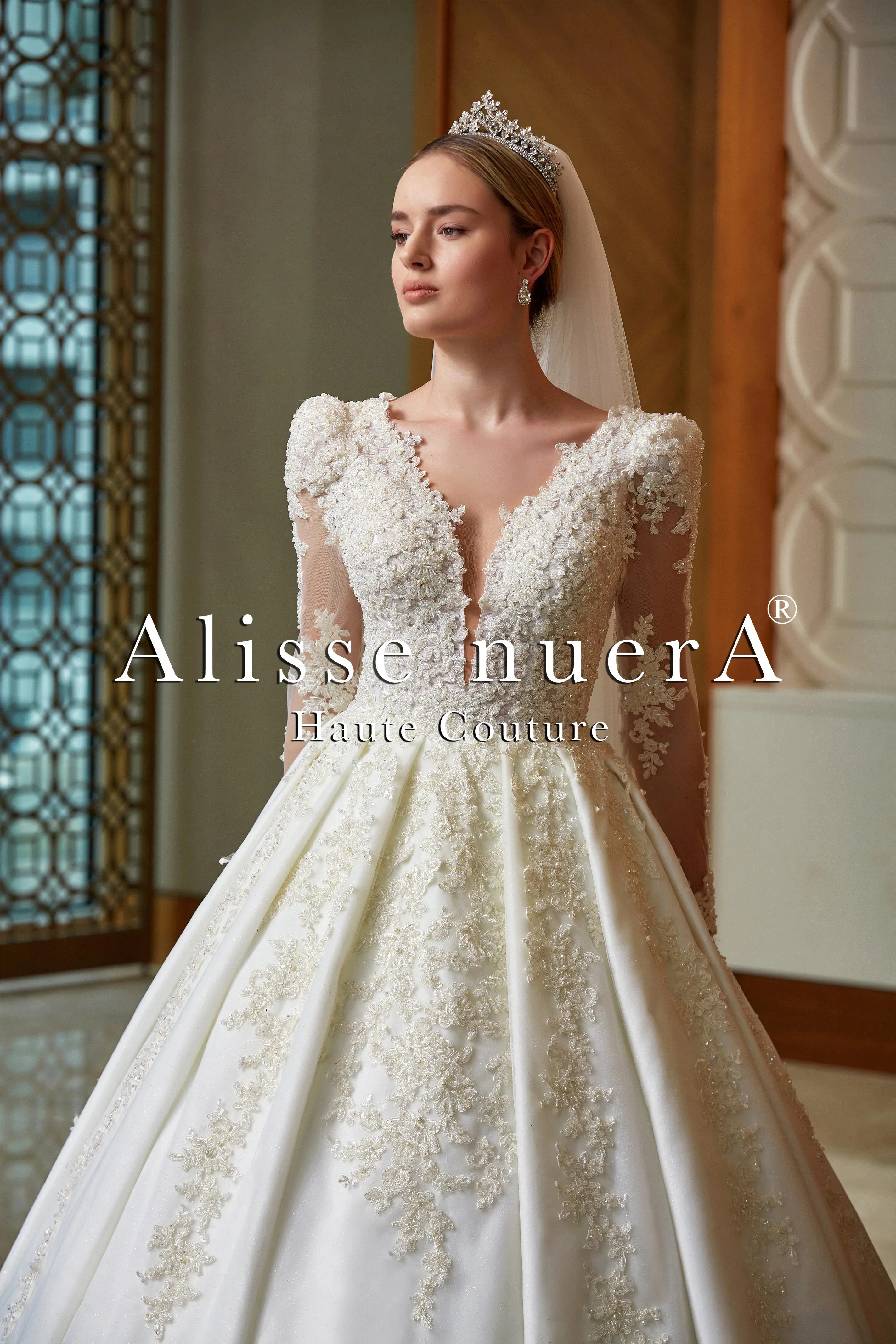 Long Sleeve Deep V Back Pleated Princess Wedding Dress with Shoulder Padding