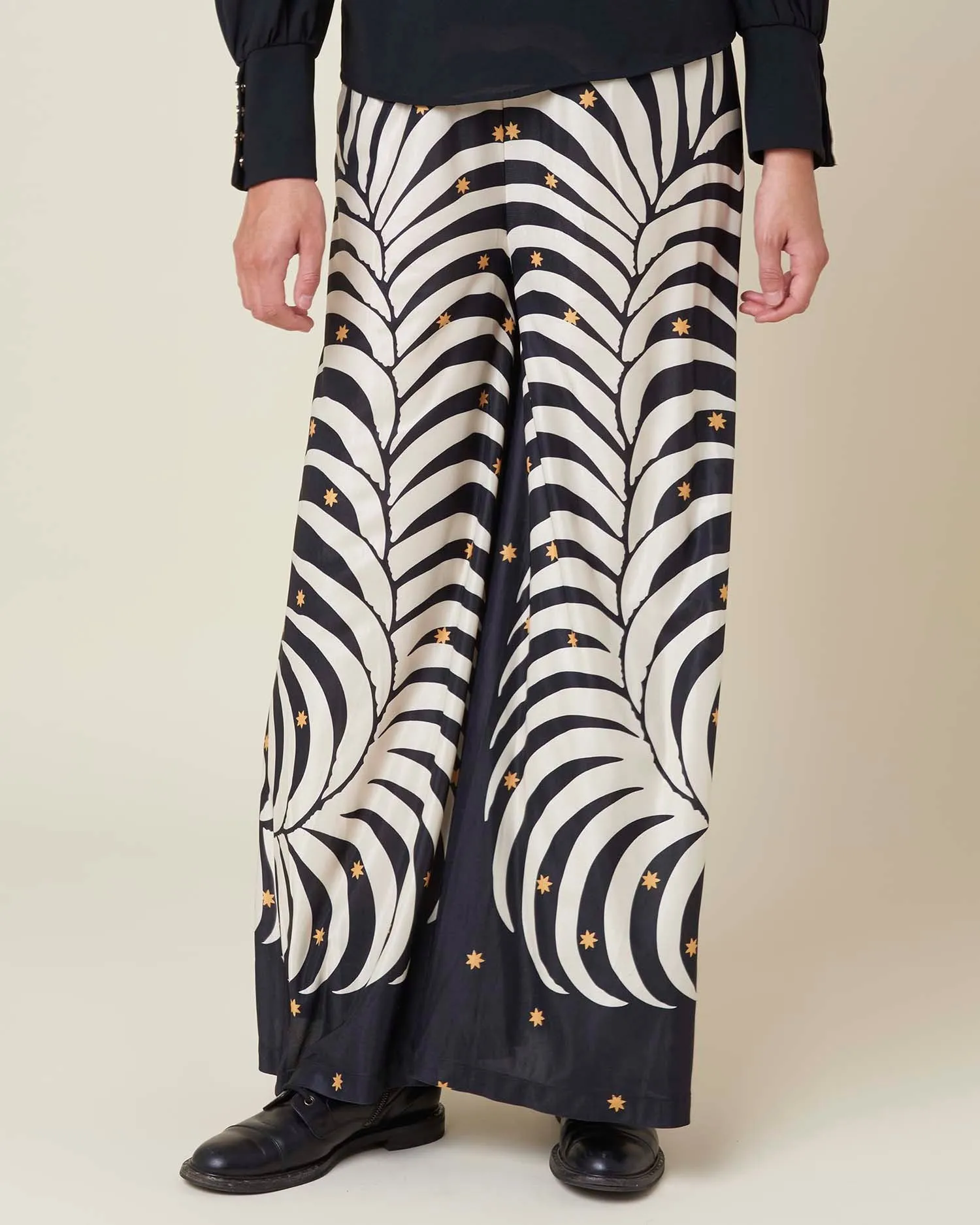 Soft trousers with high waist