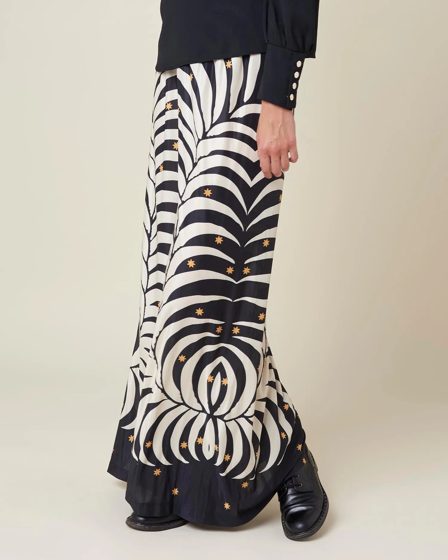 Soft trousers with high waist